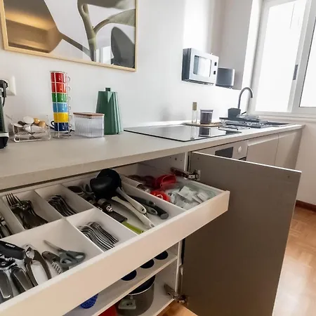 Urban Domus Apartment *